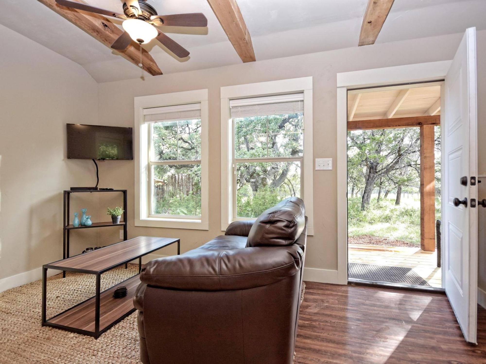 Cabins At Flite Acres - Coyote Cabin Wimberley Bagian luar foto